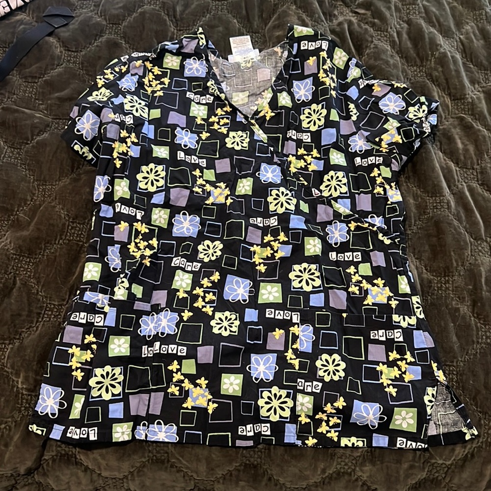 Scrub top